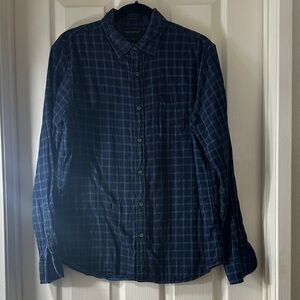 Banana Republic Men's Dark Blue Plaid Button-Down Shirt